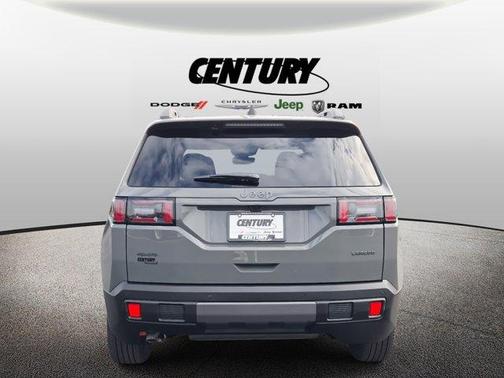 Sting Gray Clearcoat 2026 Jeep Cherokee LAREDO/LIMITED