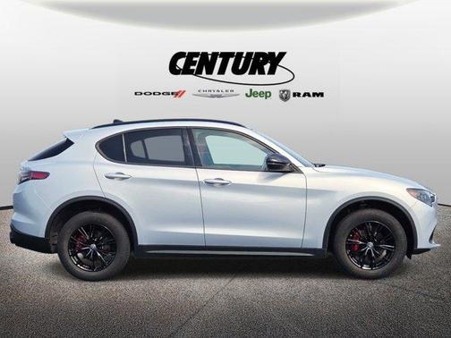 Moonlight Gray Metallic 2024 Alfa Romeo Stelvio Base