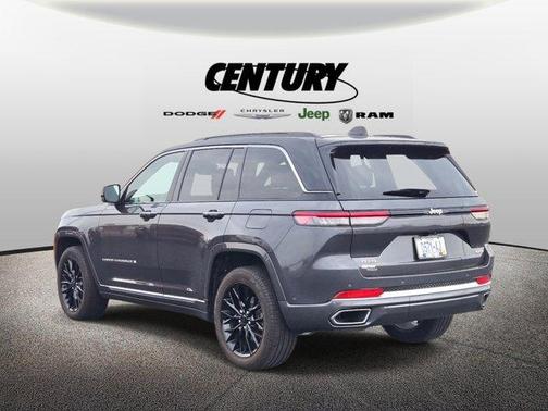 2025 Jeep Grand Cherokee Summit
