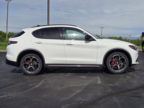 2024 Alfa Romeo Stelvio Ti