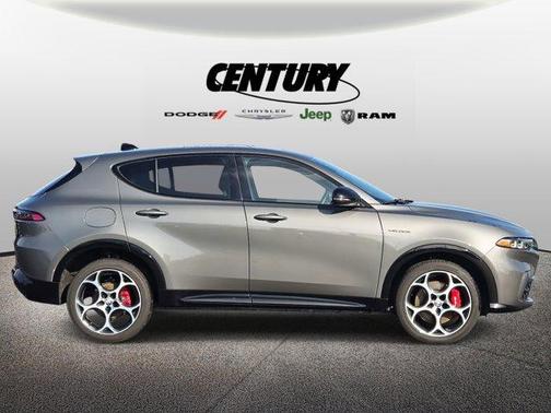 2025 Alfa Romeo Tonale Base