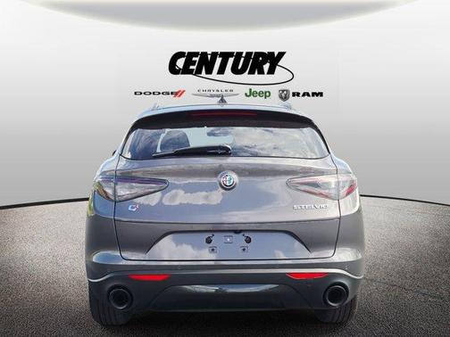 2024 Alfa Romeo Stelvio Base