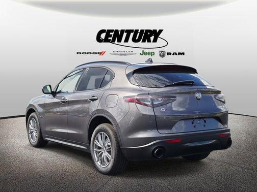 2024 Alfa Romeo Stelvio Base