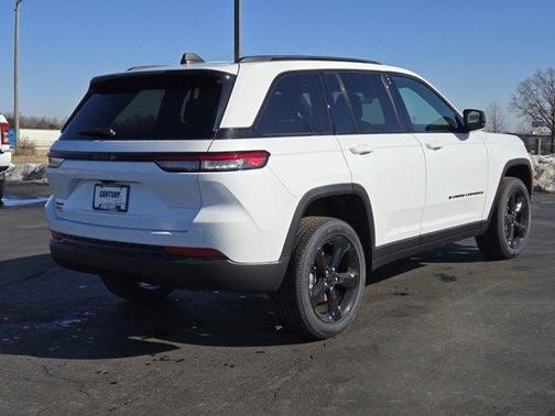 2025 Jeep Grand Cherokee Laredo