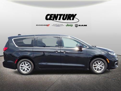 2023 Chrysler Pacifica Touring
