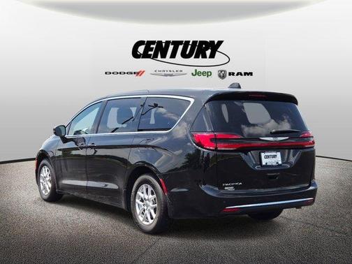 2023 Chrysler Pacifica Touring