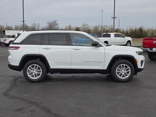 2025 Jeep Grand Cherokee Laredo X