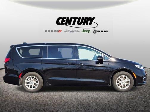 2024 Chrysler Pacifica Touring-L