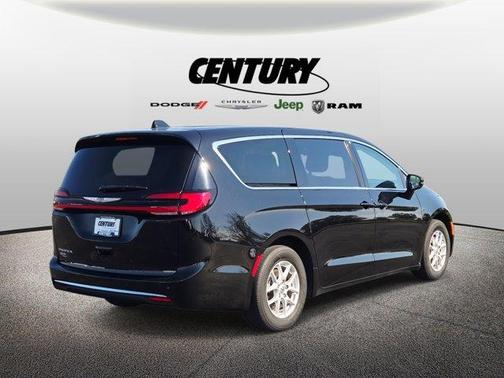 2024 Chrysler Pacifica Touring-L