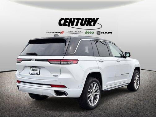 2023 Jeep Grand Cherokee Summit