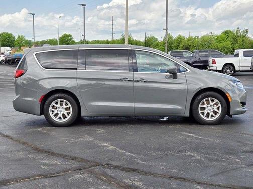 2020 Chrysler Pacifica Touring