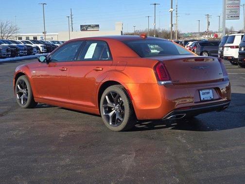 2021 Chrysler 300 Touring
