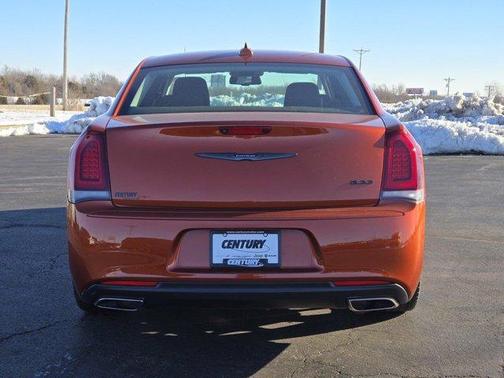 2021 Chrysler 300 Touring