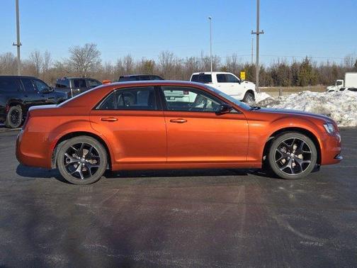 2021 Chrysler 300 Touring