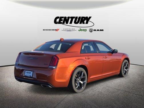 2021 Chrysler 300 Touring