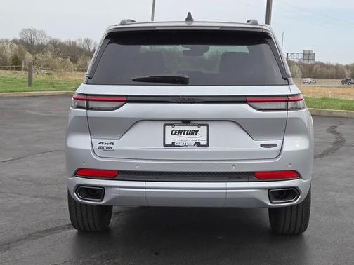 2025 Jeep Grand Cherokee Summit