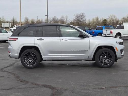 2025 Jeep Grand Cherokee Summit
