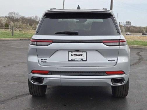 2025 Jeep Grand Cherokee Summit
