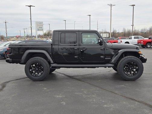 2023 Jeep Gladiator Overland