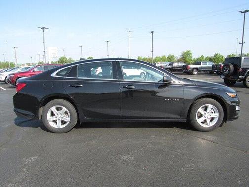 Photo 2 of 29 of 2020 Chevrolet Malibu 1LS