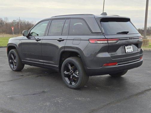 2025 Jeep Grand Cherokee Laredo