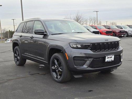 2025 Jeep Grand Cherokee Laredo