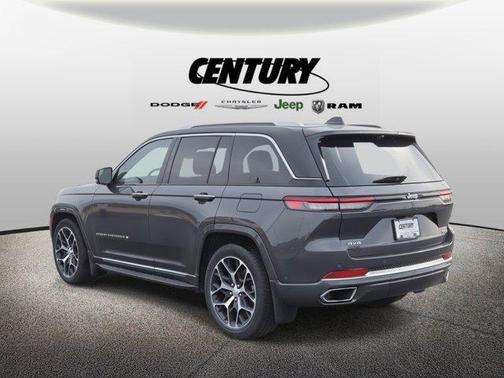 2023 Jeep Grand Cherokee Summit