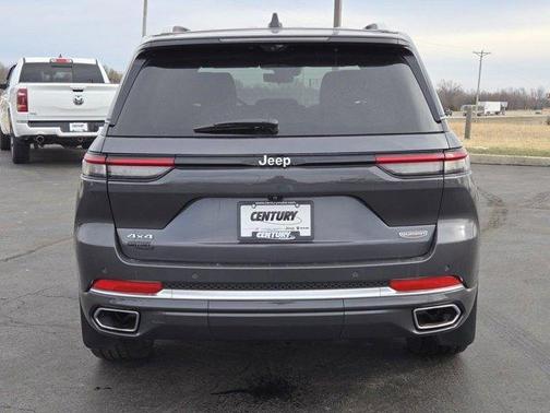 2023 Jeep Grand Cherokee Summit