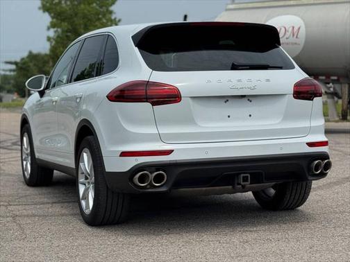 2016 Porsche Cayenne S