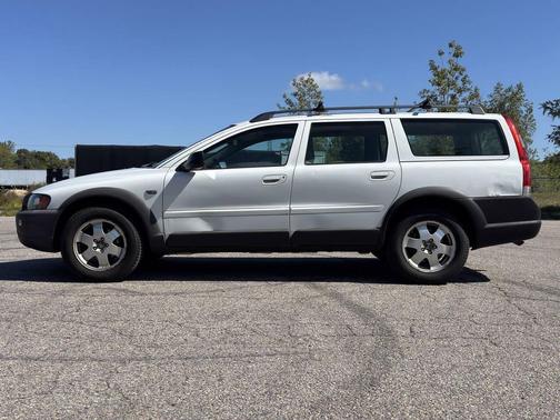 2004 Volvo XC70 Base AWD 4dr Turbo Wagon