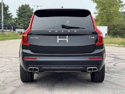 2018 Volvo XC90 T6 R-Design