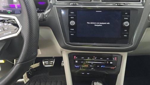 Deep Black Pearl 2024 Volkswagen Tiguan 2.0T SE R-Line Black 4MOTION