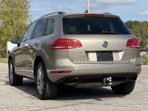 2016 Volkswagen Touareg VR6 Lux
