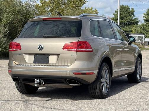 2016 Volkswagen Touareg VR6 Lux