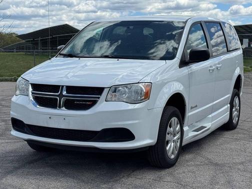 White Knuckle Clearcoat 2018 Dodge Grand Caravan SE