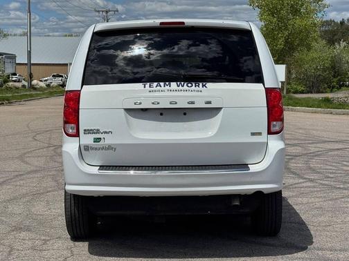 White Knuckle Clearcoat 2018 Dodge Grand Caravan SE
