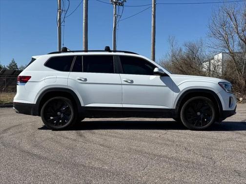 2024 Volkswagen Atlas 2.0T SE w/Technology 4MOTION