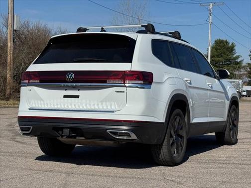 2024 Volkswagen Atlas 2.0T SE w/Technology 4MOTION