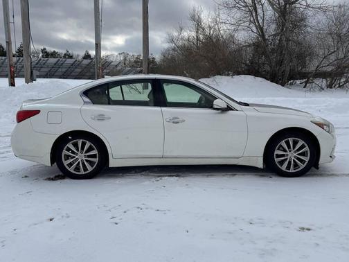 2014 INFINITI Q50 Premium