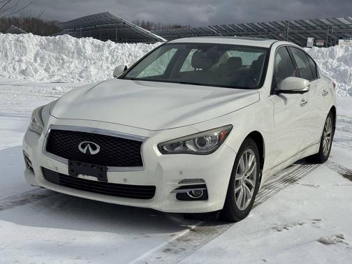 2014 INFINITI Q50 Premium