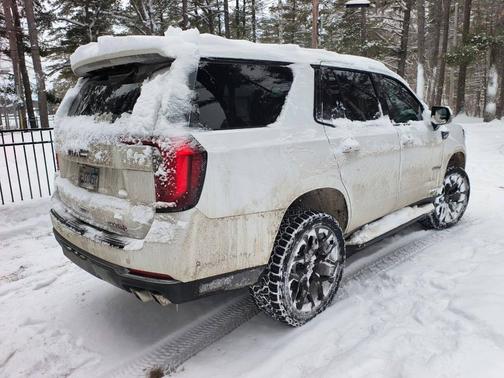 2025 GMC Yukon AT4 4WD