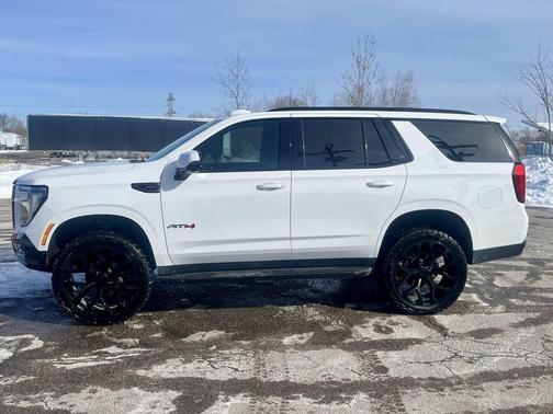 2025 GMC Yukon AT4 4WD