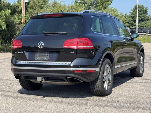 2016 Volkswagen Touareg VR6 Lux