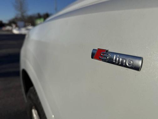 2021 Audi Q3 45 S line Premium