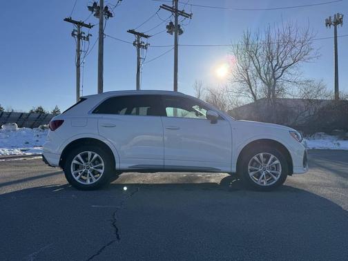2021 Audi Q3 45 S line Premium
