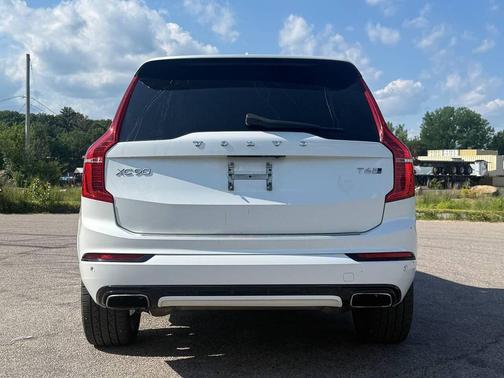 Crystal White Pearl 2016 Volvo XC90 T6 R-Design