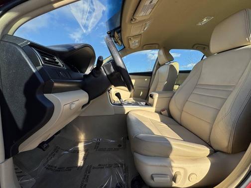 2016 Toyota Camry Hybrid XLE