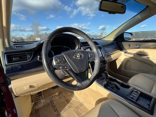 2016 Toyota Camry Hybrid XLE