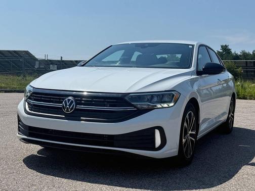 Pure White 2024 Volkswagen Jetta 1.5T Sport