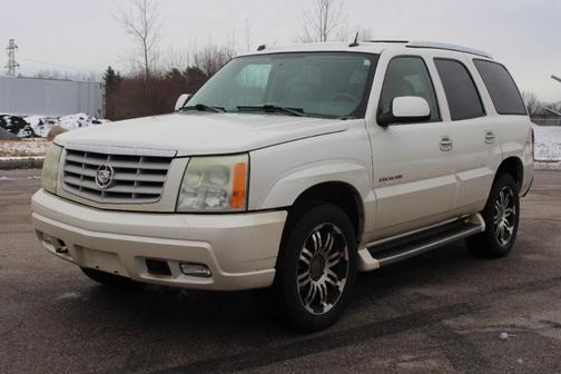 Photo 1 of 30 of 2004 Cadillac Escalade
